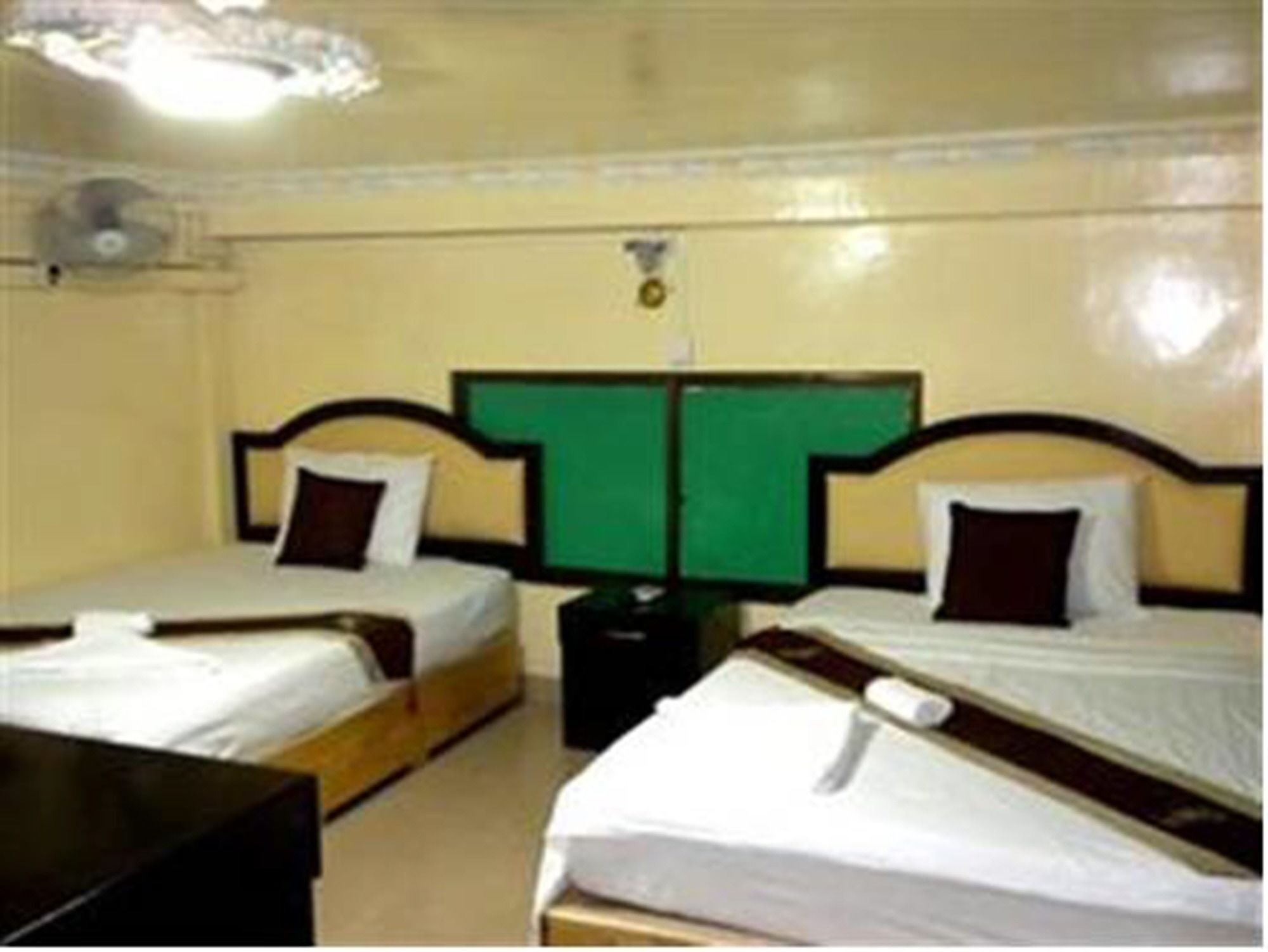 Golden Boat Guesthouse Πνομ Πενχ Εξωτερικό φωτογραφία
